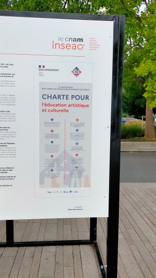 Charte de l'EAC, vue en ville, Guingamp, byKH